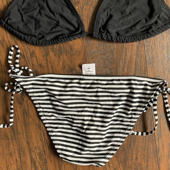 Bikini set - Picture 2 of 2